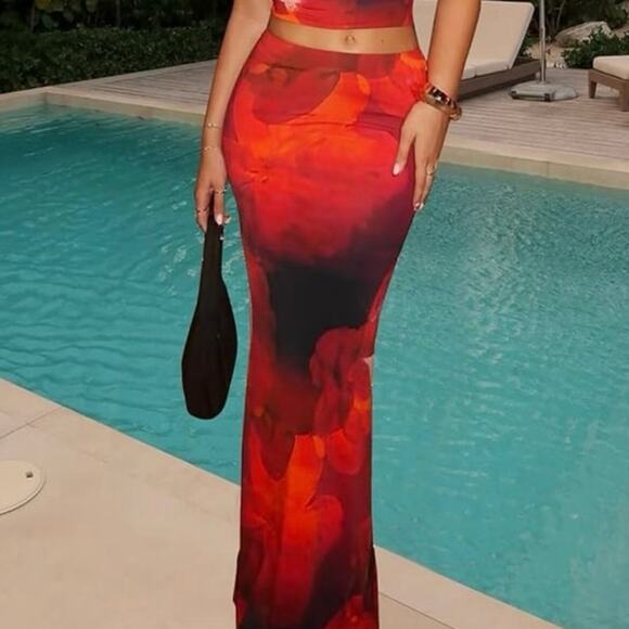 White Fox Boutique Sweet Salutations Maxi Skirt Ember Red & Black Floral Size  M - Picture 12 of 12